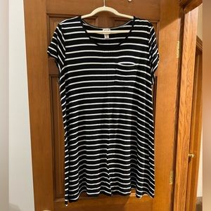Mossimo Black and white stripe t-shirt dress, size XXL